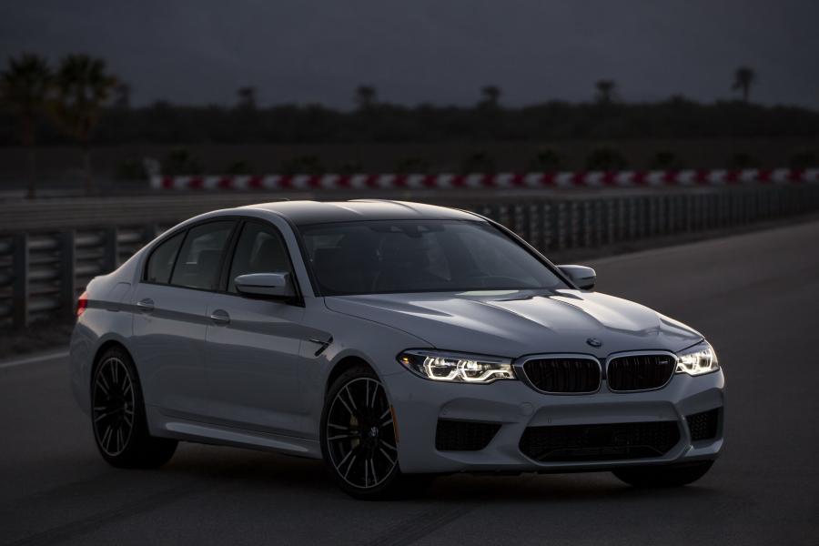  BMW M5 (F90) 2018 года  (NA) (фото 36 из 40)